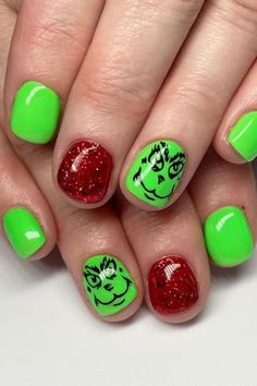 The best Christmas nails including fun Christmas nail designs, and art for short nails, acrylic, gel, natural nails and so much more! Grinch Nails Short, Short Grinch Nails, Simple Grinch Nails, Grinch Nails