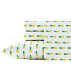 the pineapple sheet set in white and yellow