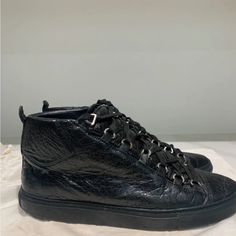 Black. Size 10. Gently Used Shoes Balenciaga, Balenciaga Black, Balenciaga Shoes, Mens Shoes Sneakers, High Top, Top Sneakers, High Top Sneakers, Balenciaga, Men's Shoes