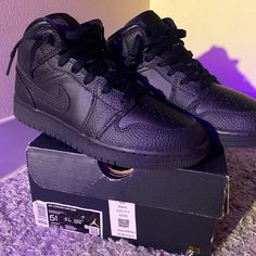 Air Jordan Mid 1 - Color: Black - Size: 5.5 (Boys) - Condition: Used (Looks Brand New; Great Condition) - Brand: Nike; Jordan - +Comes With Box Please Feel Free To Message Me About Any Questions Or Concerns:) Black Custom Sneakers With Branded Insole, Air Jordan Mid 1, Nike Jordan 11, Jordan 1 Mid Black, Air Jordan Mid, Shoes Jordan 1, Jordan Mid, Jordan Iv, Jordan Retro 6