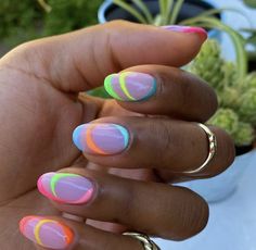 Lime And Pink Nails, Neon Nail Designs Summer, White Nails With Neon Design, Uv Nails Designs, White And Neon Nails, Holiday Nail Ideas Summer, Neon Vacation Nails, Fun Neon Nails, Neon Lime Nails