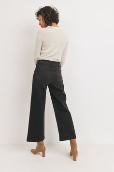 Manhattan Wide Leg Crop Jeans - Good Morrow Co Wide Black Jeans Shoes, Wide Leg Jeans E Cropped Preto, Black Wide Leg Jeans Cropped, Cheap Black Wide Leg Jeans, High Waisted Cropped Jeans Outfit, Wide Leg Black Jeans Outfit, Black Jeans Wide Leg, Cropped Jeans Outfit, Wide Leg Black Jeans