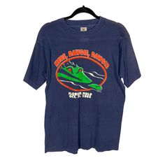 In good condition. Sun fading on shoulders. Size Medium Pit 20" Length 28" 90s Football, Vintage Florida, University Of Florida, Florida Gators, Fruit Of The Loom, Casual Shirts, University, Florida, Adult Outfits