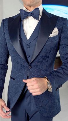 Wow these details 🤩 | Best wedding suits for men, Best wedding suits, Wedding suits Garden Outfit Men, Best Wedding Suits For Men, Garden Outfit, Wedding Suits Men Black, Best Wedding Suits, Groom Dress Men, Stylish Mens Suits, Mens Dress Outfits