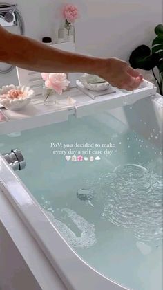 Bath Aesthetic, Shower Skin Care, Design Room, Healthy Girl, Healthy Lifestyle Inspiration, Shower Routine, Glow Up Tips, روتين العناية بالبشرة, Body Skin Care Routine