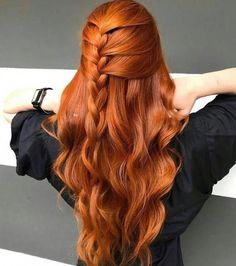 Red Hair Inspiration, Underlights Hair, Short Red Hair, Ginger Hair Color, Copper Hair Color, Hair Color Auburn, Beautiful Red Hair, Long Red Hair