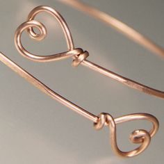 This dainty bangle bracelet is handmade with 14k rose gold and pearl. It is a perfect gift for your loved one, for family, for the bridesmaids, for birthday. The copper anniversary which is the 7th anniversary in the U.S, and in the U.K the copper anniversary is the 9th anniversary. And this hand stamped copper bracelet comes with a pretty box for gifting.This copper personalized initial bracelet stacks great with other bangles from my collection. Enjoy stacking your copper bracelet for the laye Elegant Rose Gold Bangle For Gift, Simple Rose Gold Jewelry For Bridesmaid Gift, Dainty Handmade Bracelets For Bridesmaids, Handmade Rose Gold Bracelets For Mother's Day, Delicate Rose Gold Bracelet As Gift For Her, Simple Adjustable Bangle As A Gift, Rose Gold Bangle For Gift, Elegant Bracelets For Bridesmaid Gift On Valentine's Day, Dainty Rose Gold Bangle For Gift