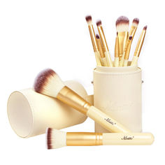 PRICES MAY VARY. CORE COLLECTION MAKEUP BRUSH SET: Including 10 pieces makeup brushes, this brush set is suitable for a wide range of products, from powders, creams, liquids to mineral makeup, highlighter, shimmer, from face to eyes, nose, lip SUPERIOR SYNTHETIC FIBERS: The make up brushes bristles are made from 100% cruelty-free synthetic hairs, ultra soft and no shedding, give you a silky touch on the skin, help to create a flawless finish super easily DURABLE WOOD HANDLES: The handles of make Brush Photography, Makeup Brush Set Best, Golden Makeup, Make Up Gold, Make Up Tools, Best Makeup Brushes, Makeup Brush Set Professional, Highlighter Brush, Make Up Brushes