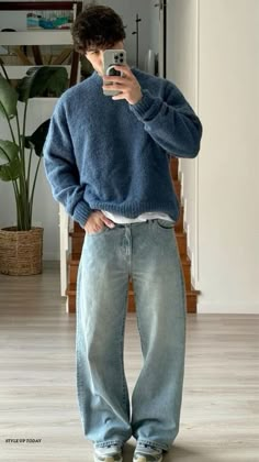 Outfit Guys Aesthetic, French Fits, Blue Jeans Outfit Men, Male Fits, Thrifted Outfit, Baggy Jeans Outfit, Jeans Outfit Men, Blue Jean Outfits, Classy Outfits Men