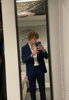 Prom Outfits Men, Suits For Guys, Prom Outfits For Guys, Farewell Dresses, Homecoming Suits, Homecoming Outfit, Prom Suits For Men, Hacker Aesthetic, Retro Wallpaper Iphone