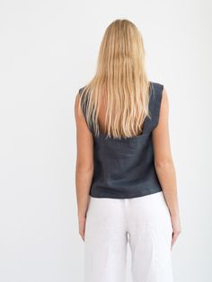 "BEA is a sleeveless, loose fitting linen tank top. DETAILS - Wide straps - Square neckline - Sleeveless design - 100% lightweight European linen fabric - Cut and sewn to order just for you in our studio COLOR - Dark Grey, you can also choose other colors above - Fabric samples are available here https://www.etsy.com/listing/586569696/linen-fabric-samples SIZING & FIT - Fits true to size - Length (shoulder to hem) is approximately 20 inches / 51 cm - Bust (pit to pit) is approximately inches Blouse Crop Top, Wide Leg Linen Trousers, Blouse Crop, Linen Tunic Tops, Linen Crop Top, Simple Summer, Linen Tank Top, Summer Linen Dresses, Linen Tank