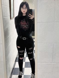 Moda Ulzzang, Dark Beauty Fashion, Seductive Clothes, Estilo Punk, Alt Fashion, All Black Outfit, Gothic Outfits, Goth Outfits