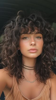 Curlie Hairstyles, Shaggy Curly Hair, Zicxa Photos, Glamorous Hairstyles, Wavy Hairstyle, Haircut Women, Hairstyles Wavy, Hairstyles Curls