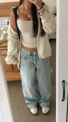 Cute Outfits Layering, Daniel Caesar Aesthetic Outfit, Fits For School Cute, School Outfits Inspo 2024, When You Have Nothing To Wear, Basic Fit Ideas, That Girl Fits, La Girl Outfits, No Crop Top Outfits