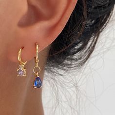 Small Hoop Earrings Gold, Cute Dangle Earrings, Silver Crystal Earrings, Pretty Ear Piercings, Pretty Jewelry Necklaces, Piercing Inspo, Fine Jewelery, Small Hoop Earrings, Hoop Earrings Gold