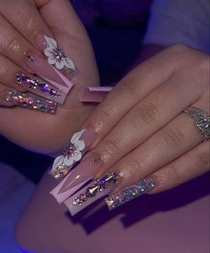 Acrylic Nails Ideas Extra, Blinged Nails Rhinestones, Short Nails Baddie, Pink Bling Acrylic Nails, Pink Rhinestone Nails, Pink Gem Nails, Gem Nail Designs, Purple Acrylic Nails