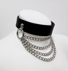 Gothic Metal Choker For Concerts, Alternative Metal Choker For Cosplay, Gothic Chain Choker, Punk Black Metal Choker, Black Metal Punk Choker, Gothic Chain Choker For Concerts, Edgy Black Choker For Alternative Fashion, Black Chain Grunge Choker, Black Metal Choker For Concerts