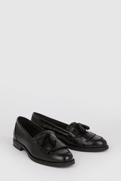 Premium Leather Tassel Loafers Oasis Fashion, Tassel Loafers, Leather Tassel, Black Pumps, Shoe Collection, Sliders, Oasis, Tassels, Work Wear