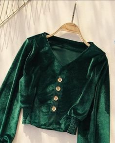 Velvet Top Long Sleeve, Button Fashion, Velvet Clothes, Velvet Blouses, Elegant Blouses, Looks Chic, Velvet Tops, Vintage Clothes, Blouse Vintage