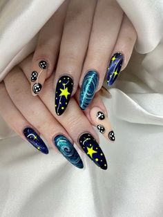 Coraline Nails Ideas, Coraline Almond Nails, Coraline Nail Ideas, Coraline Themed Nails, Coraline Nails Acrylic, Coraline Inspired Nails, Coraline Nail Designs, Steven Universe Nails, Movie Inspired Nails