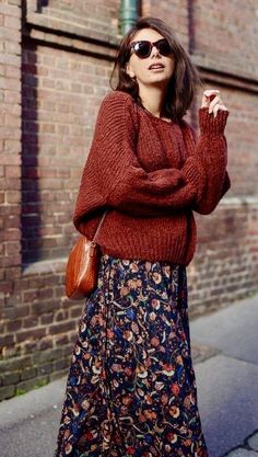 Dress Outfits For Fall, Oversized Sweater And Skirt Outfit, Winter Style Women, Stile Hippie Chic, Fall Sweater Outfits, Chique Outfits, Big Sweaters, Mode Boho