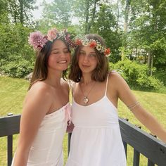 Midsommar Outfit, Friend Manifestation, Flower Crown Aesthetic, Birthday 17, 18th Party, Sweet 17, Crown Aesthetic, Birthday Inspo, Bday Girl