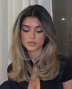 Layered Haircuts For Medium Hair, Blowout Hair, Haircuts For Medium Hair