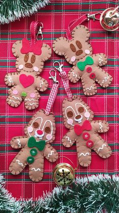 christmas ornaments made to look like teddy bears