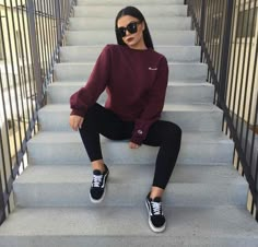 Burgundy Hoodie, Black Leggings Outfit, Winter Outfits For Girls, Stylish Hoodies, Leggings Outfit, Legging Outfits, Trendy Fall Outfits, Sweatshirt Outfit, Outfit Trends