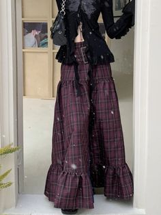 SPECIFICATIONSBrand Name: QiukichonsonMaterial: PolyesterStyle: gothicElasticity: Non StrechOrigin: Mainland ChinaCN: GuangdongSeason: All seasonFabric Type: BroadclothWaistline: DroppedPattern Type: PlaidFit Type: LOOSESilhouette: A-LINEDresses Length: Mid-CalfAge: JUNIORDecoration: RUFFLESPlace Of Origin: China (Mainland)is_customized: NoModel Number: 2023.12.15Gender: WOMEN size length(cm) waist(cm) hip(cm) S 93 68 94 M 97 72 98 Gothic Skirt For Winter, Gothic Winter Skirt, Gothic Tiered Skirt For Fall, Punk Style Cotton Skirt For Fall, Winter Cotton Plaid Skirt, Winter Plaid Cotton Skirt, Plaid Long Skirt, Long Plaid Skirt, Drops Patterns