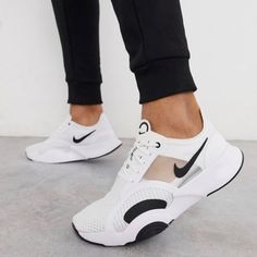 Nike Training Shoes, Baskets Nike, Nike Training, Nike Football, Workout Shoes, Nike Flex, Swag Shoes, Gym Shoes, Nike Shoes Women