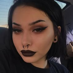 Makeup Emo, Grunge Makeup Tutorial, Piercing Conch, Piercing Tragus, Smink Inspiration, Nose Piercings, Black Lipstick