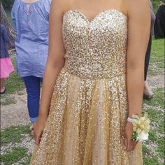 Gorgeous Gold Formal Dress. Altered Size 8. Absolutely Stunning! Gold Formal Dress, Colorful Dresses Formal, Sherri Hill Dresses, Sherri Hill, Formal Dress, Gorgeous Dresses, Prom Dresses, Prom, Formal Dresses