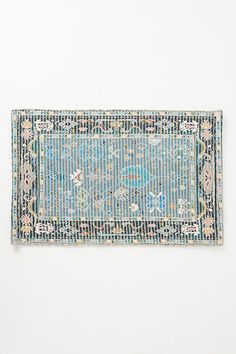 With a vintage rug aesthetic, this bath mat lends a warm and welcoming touch to your bathroom. Bathroom Rugs Ideas Master, Boho Bath Mat, Bathroom Runner, Bath Runner, Rug Aesthetic, Anthropologie Uk, Cotton Bath Mats, Organic Bath Products, Candles For Sale