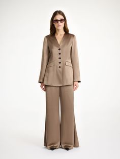 Rinnah single-breasted blazer - Buy Blazers online Classic Single Breasted V-neck Outerwear, Spring V-neck Blazer With Double Button Closure, Tailored V-neck Blazer With Button Closure, Tailored V-neck Formal Outerwear, Tailored Fall Pantsuit With Hidden Button Closure, Chic V-neck Suits For Spring, Chic Single-breasted Long Sleeve Pantsuit, Chic Long Sleeve Single Breasted Pantsuit, Chic Notch Lapel Pantsuit With Double Button