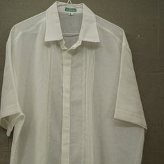 Crisp And Clean. Appears Unworn. Made For Tesoro's. Open Weave Linen Short Sleeve Button Down Shirt. Great For Sunny And Hot Climates. 29" Long, 27" Across The Chest When Flat. No Smoke Or Pet Odors. Formal Embroidered Button-up Shirt, Embroidered Collared Tops For Formal Occasions, Classic Embroidered Short Sleeve Shirt, Classic Embroidered Summer Shirt, Elegant Embroidered Short Sleeve Shirt, Elegant Short Sleeve Embroidered Shirt, Classic Embroidered Button-up Shirt, Classic Embroidered Short Sleeve Top, Classic Embroidered Collared Tops