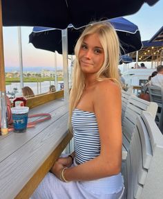 Florida Vacation Outfits, Perfect Blonde Hair, Blonde With Blue Eyes, Summer Poses, Insta Photos, Summer Outfits For Teens, Coastal Granddaughter, Cute Preppy Outfits, Summer Pictures