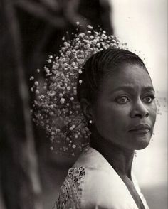 Cicely Tyson Model Tips, Natural Hair Movement, Cicely Tyson, Flowers In Her Hair, Vintage Black Glamour, Chique Outfits