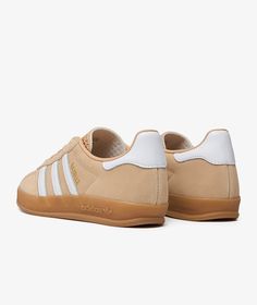 Discover the timeless style and heritage of adidas with the Women's Gazelle Indoor. This classic and retro silhouette from the adidas Gazelle collection is perfect for Fall/Winter 2024. The beige colorway adds a touch of sophistication to your outfit, making it a versatile choice for any occasion. Whether you're hitting the streets or lounging at home, these sneakers will elevate your look effortlessly. Step up your shoe game with the adidas Women's Gazelle Indoor, available now at SVD. Women's Handball, Adidas Sneakers Women, Adidas Samba Og, Sneakers Adidas, Fall Winter 2024, Sneaker Games, Weekend Brunch, Bank Card, Adidas Gazelle