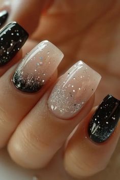 25+ Stunning New Years Eve Nail Art Ideas and Designs - HubPages Happy New Year Nails Designs, Nye Nail Art, New Years Eve Nail Art, Christmas Nails Blue, New Years Eve Nail, New Year's Eve Nails, Year Nails, Nye Nails, Drinking Champagne