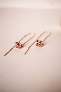 This Forget Me Not Threader is the perfect accessory to add a touch of romance to any outfit! Crafted with hypoallergenic, nickel-free brass and real gold plating, this earring is incredibly lightweight and easy to wear, featuring a dainty cubic zirconia flower pendant. Measuring 2.5 inches, it adds the perfect hint of sophistication and femininity for any occasion.