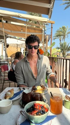 Puerto Vallarta Outfits Men, Men Coffee Shop Photoshoot, Italy Men Aesthetic, Xavier Serrano Boyfriend Material, Puerto Vallarta Outfits, Xavier Serrano, Beach Outfit Men, Spain Summer, Money Dress