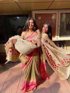 Indie Chic, Sisters Photoshoot Poses, Desi Love, Sisters Photoshoot, Saree Poses, Best Friend Poses, Desi Fashion Casual, Bff Photoshoot Poses, Bff Photoshoot