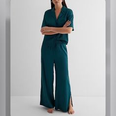 Express Satin Pajama Set Size Sx Elegant Lounging Sets With Long Pants, Elegant Green Sleepwear For Night, Elegant Green Night Sleepwear, Chic Short Sleeve Sleepwear For Loungewear, Elegant Short Sleeve Loungewear Sets, Elegant Green Sleepwear, Satin Pajama Set, Satin Set, Satin Pajama