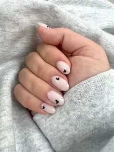 #disneynail #disney #naildesign #nailinspo #nails Nail Inspo For Disney, Disney Nails Oval, Disney Easy Nails, Summer Disney Nails 2024, Minnie Mouse Nails Simple, Neutral Mickey Nails, Simplistic Disney Nails, Simple Nails For Disney, Simple Disney Nails French Tips