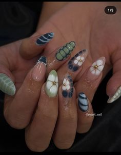 Aura Gem Nails, Nail Inspo Summer Colorful, Outfit To Get Nails Done, Classy Colorful Nails, Classy Tropical Nails, Butterfly Design On Nails, Green And Blue Almond Nails, Beabadoobee Theme Nails, Cute Nail Ideas Winter