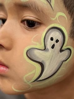 Kids Face Paint Halloween Easy, Easy Kids Halloween Face Paint Designs, Spooky Face Paint Easy, Kids Halloween Makeup Easy, Face Paint Fall Festival, Simple Kids Halloween Makeup, Simple Face Paint Halloween, Cute Facepainting Ideas For Teens, Halloween Kid Face Paint