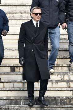 James Bond Spectre, Celebrity Style Guide, Clothing Guide, Daniel Craig, Monica Bellucci