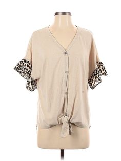 Main Strip Short Sleeve Top Size: Small Tan Tops - used. 33% RAYON, 67% POLYESTER, V Neck, | Main Strip Short Sleeve Top Tan V Neck Tops - Used - Size Small Cheap Beige Forever 21 Tops, Cheap Forever 21 Cotton Blouse, Cheap Trendy Forever 21 Blouse, Tan Top, Short Sleeve Top, V Neck Tops, Short Sleeves Tops, Sleeve Top, Women Handbags