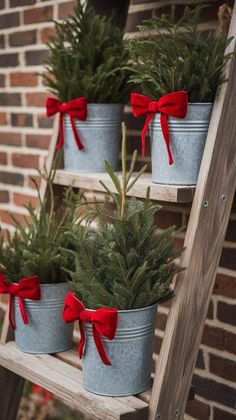 Rustic Christmas Decor Ideas, Diy Floral Wreath, Rustic Christmas Decor, Christmas Church, Nature Inspired Decor, Christmas Decorations Rustic, Christmas Table Settings, Holiday Style